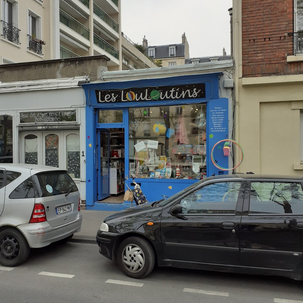 Les Louloutins Children's books & games Paris France 2